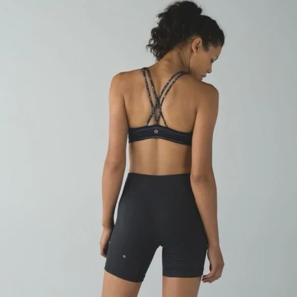 Pristine Lululemon Free To Be Bra Cyber Stripe Naval Blue Black Size: 8 - Picture 3 of 9